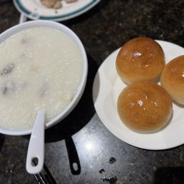 Congee (Beef / Chicken) Pork bun Congee (Beef / Chicken) Pork bun