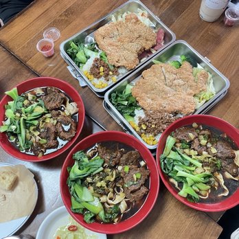 Tugo Tea House - Bento Box - Pork Chop, Taiwanese Beef Noodle Soup - Bubble Tea Near Me - Arlington Heights, Illinois Tugo Tea House - Bento Box - Pork Chop, Taiwanese Beef Noodle Soup - Bubble Tea Near Me - Arlington Heights, Illinois