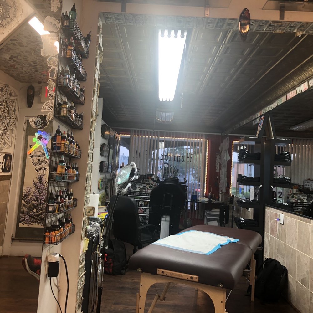 Heartbeat - Inside of shop - Piercing Near Me - BND BK, New Jersey Heartbeat - Inside of shop - Piercing Near Me - BND BK, New Jersey