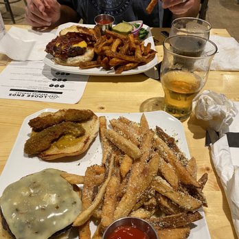 Loose Ends Brewing - Red Rock Chorizo with parmesan truffle fries and bacon cheeseburger with hatch chili fries - Breweries Near Me - Centerville, Ohio