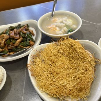 Yep Kitchen - Seafood pan fried noodles (w noods on the side so they don't get soggy) - Juice Bars & Smoothies Near Me - Chicago, Illinois Yep Kitchen - Seafood pan fried noodles (w noods on the side so they don't get soggy) - Juice Bars & Smoothies Near Me - Chicago, Illinois