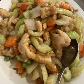 Ruby Chinese & Western Restaurant - Cashew chicken - Chinese Near Me - Lamont, Alberta