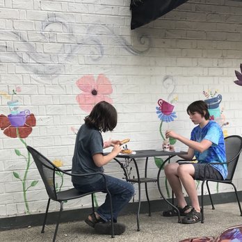Caffe Piccolo Paradiso - Brick wall mural & outdoor seating - Coffee & Tea Near Me - Camas, Washington Caffe Piccolo Paradiso - Brick wall mural & outdoor seating - Coffee & Tea Near Me - Camas, Washington
