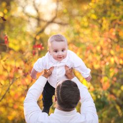 Tanya Buran Photography - Fall family photo session with a baby