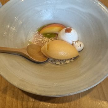 Cabaret L'enfer - Peach sorbet dessert - Wine Bars Near Me - Montreal, Quebec