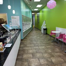 sweetFrog Premium Frozen Yogurt