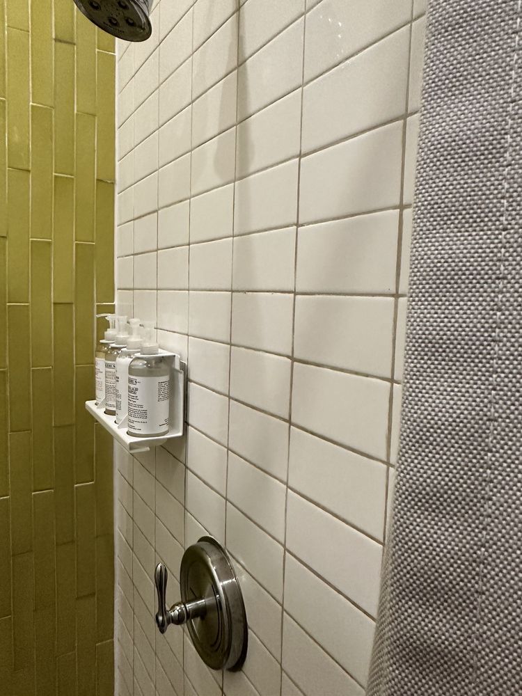 Equinox Aventura Image