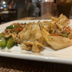 Padd Khee Mao (Drunken Noodles)