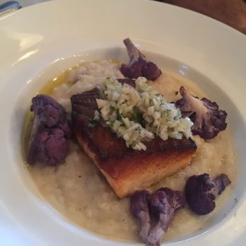 Volcano Union Inn + Pub - Salmon - Bed & Breakfast Near Me - Volcano, California