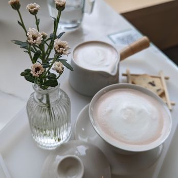 Miss Lin Cafe - Cafes Near Me - Markham, Ontario