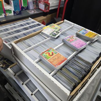 Junkyard Cards - Tons of cards to look through - Tabletop Games Near Me - Long Beach, California