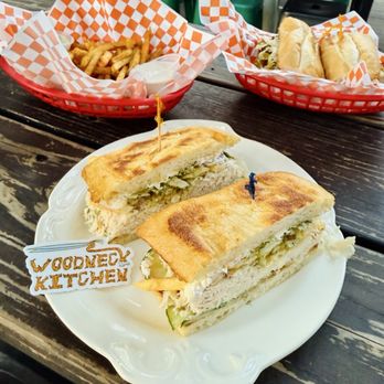 Woodneck Kitchen - Barbeque Near Me - Austin, Texas