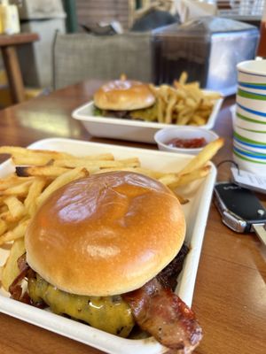 Rainier BaseCamp Bar & Grill by null