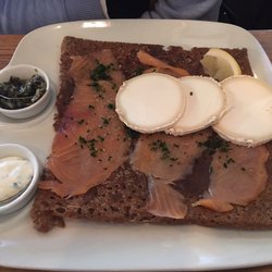 Crêperie Art’Bilig - Salmon crepe w goat cheese