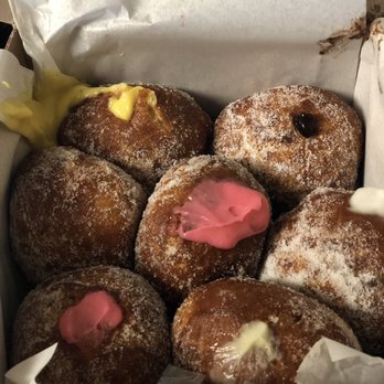 Leonard's Bakery - Bakeries Near Me - Honolulu, Hawaii