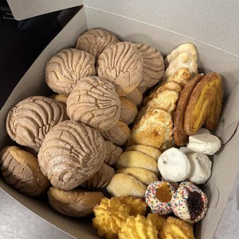 Ramirez Bakery - Delicious assortment of conchitas, cookies and empanadas ($30) - Bakeries Near Me - Harbor City, California
