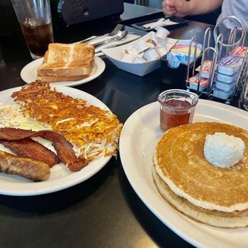 Russell's - The Big One with toast and pancakes as selection - American Near Me - Pasadena, California Russell's - The Big One with toast and pancakes as selection - American Near Me - Pasadena, California