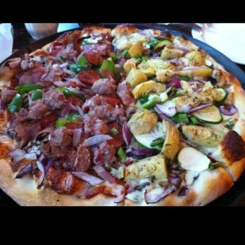 Paisano's Pizzeria - Ricks half and half no comparison - Pizza Near Me - Ione, California