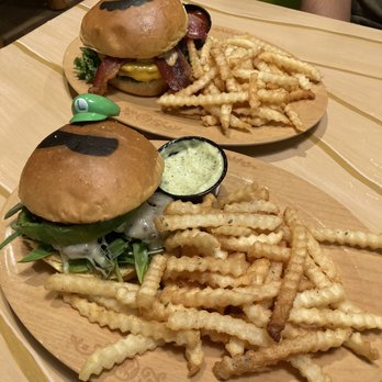 Toadstool Cafe - Mario and Luigi Burgers - Cafes Near Me - Universal City, California