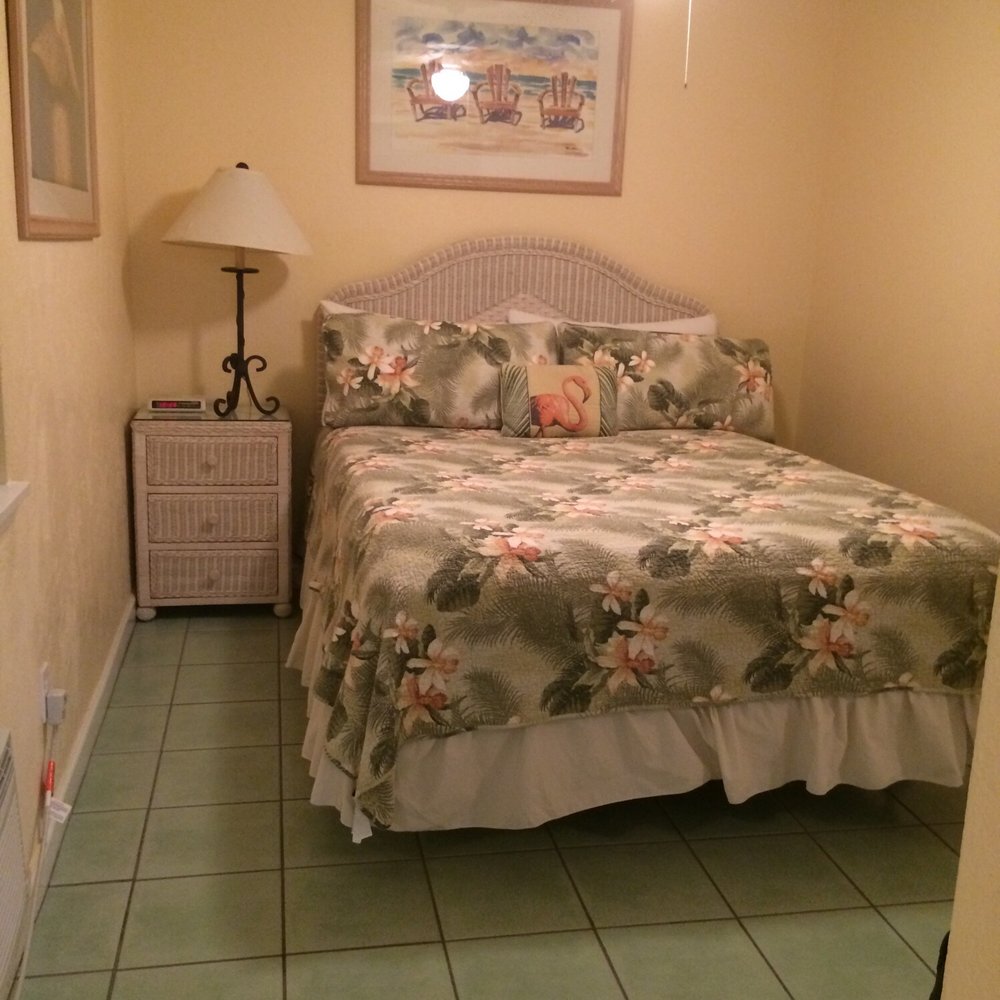 Tradewinds Resort - Bedroom - Resorts Near Me - Bradenton Beach, Florida Tradewinds Resort - Bedroom - Resorts Near Me - Bradenton Beach, Florida
