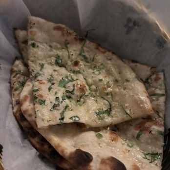 Arth Bar & Kitchen - Garlic Naan - Asian Fusion Near Me - Culver City, California