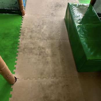 FunVille Playground and Cafe Virginia Beach - Dirty padding that's not together - Kids Activities Near Me - Virginia Beach, Virginia
