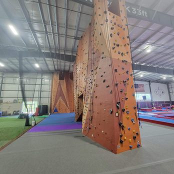 Diamond Rock Climbing Gym - Climbing wall - Gyms Near Me - East Hanover, New Jersey Diamond Rock Climbing Gym - Climbing wall - Gyms Near Me - East Hanover, New Jersey