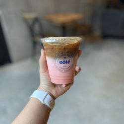 Eôté - Iced latte w/ raspberry syrup