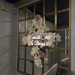 Waxology - Decor