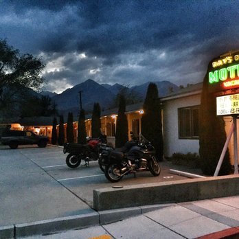 Ray's Den Motel - A nice shelter in a windy night - Hotels Near Me - Independence, California
