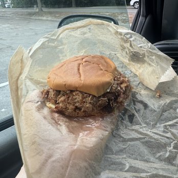 Hot Diggity Dogs and Hogs - Food Trucks Near Me - Shallotte, North Carolina