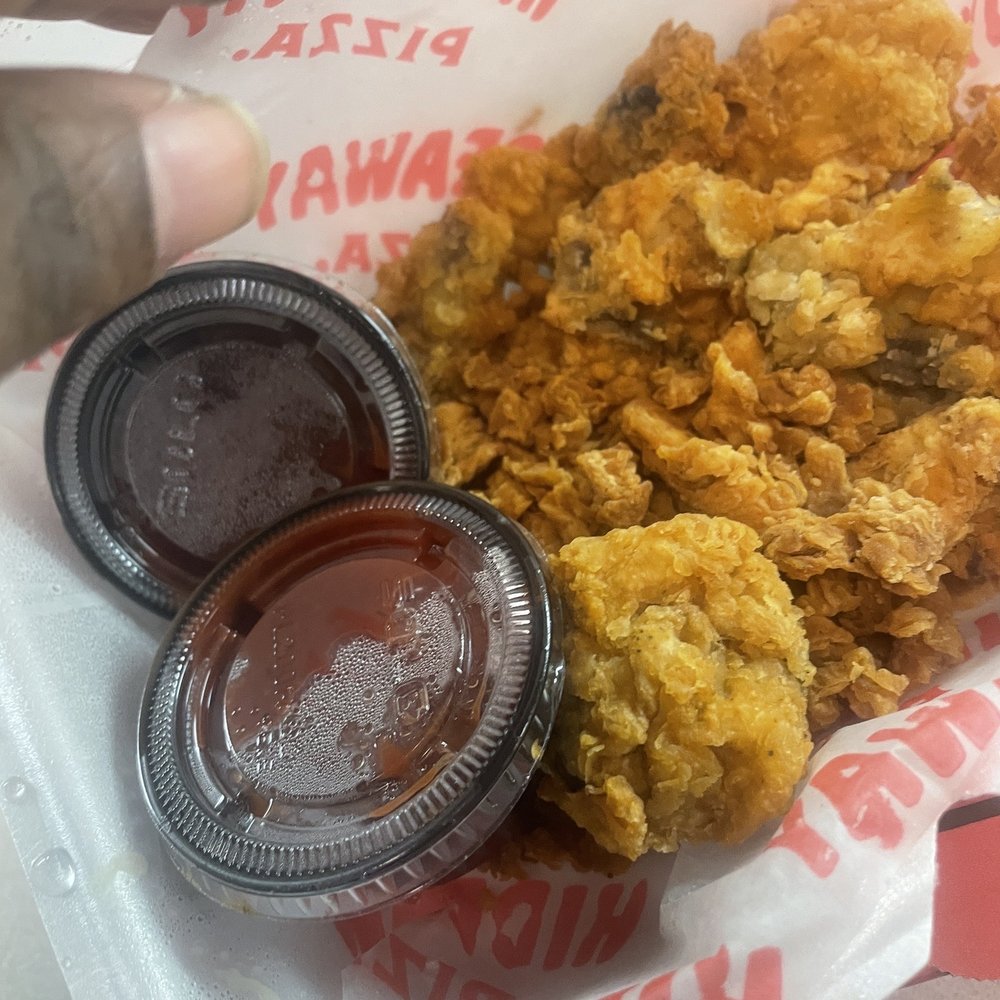Hideaway Pizza - Fried mushrooms. Who eats marinara with mushrooms when it's not spaghetti??? - Pizza Near Me - Yukon, Oklahoma Hideaway Pizza - Fried mushrooms. Who eats marinara with mushrooms when it's not spaghetti??? - Pizza Near Me - Yukon, Oklahoma