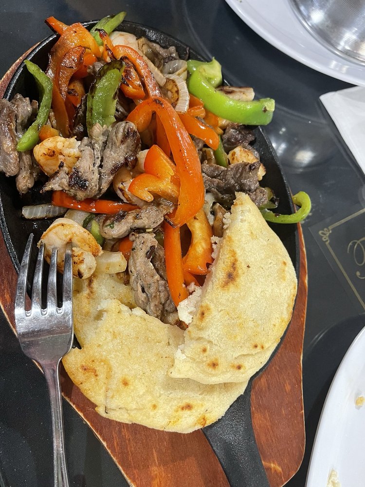 Jaripeo Grill And Beer Logo