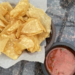 Santa Fe Mexican Grill & Cantina- Renton - Chips and salsa