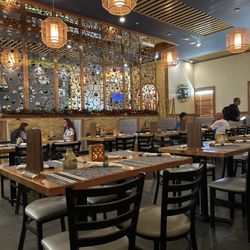 J&P Asian Fusion - Beautifully Decorated
