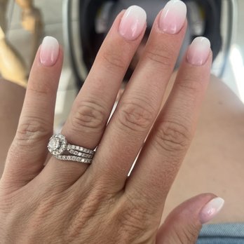 Best Nail Salon - Ombré nails - Nail Salons Near Me - Big Pine Key, Florida