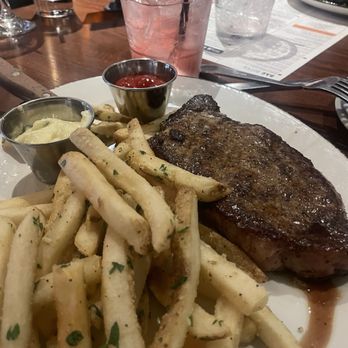 Bar Louie - Bars Near Me - Tustin, California Bar Louie - Bars Near Me - Tustin, California