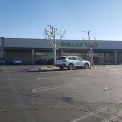 Dollar Tree - Front of store
