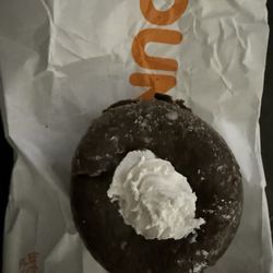 Dunkin' - Whoopie pie donut