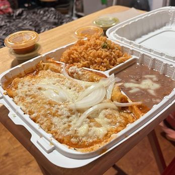 La Estancia Mexican Restaurant - Two cheese one shredded beef enchiladas plate. Really good. Thank you :) - Mexican Near Me - Glendale, California