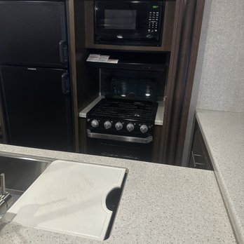 Camping on the Kern - Kitchen - RV Rental Near Me - Wofford Heights, California Camping on the Kern - Kitchen - RV Rental Near Me - Wofford Heights, California
