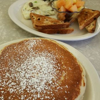 Joni's Diner - Diners Near Me - Lake Geneva, Wisconsin