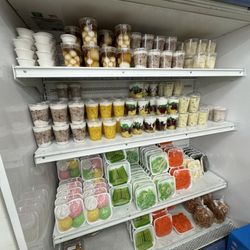 Que Huong Oriental Market - Che and others galore~