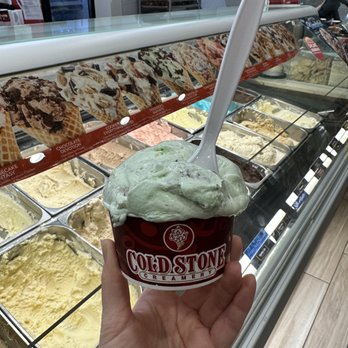 Cold Stone Creamery - Mint + Oreos - Ice Cream & Frozen Yogurt Near Me - Omaha, Nebraska Cold Stone Creamery - Mint + Oreos - Ice Cream & Frozen Yogurt Near Me - Omaha, Nebraska