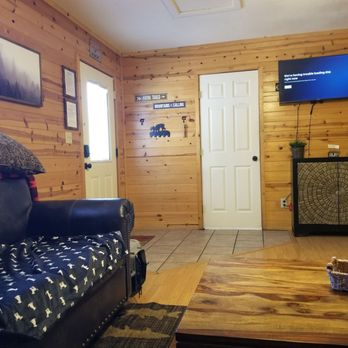 Wooden Nickel Cabins - Family room - Hotels Near Me - Payson, Arizona Wooden Nickel Cabins - Family room - Hotels Near Me - Payson, Arizona