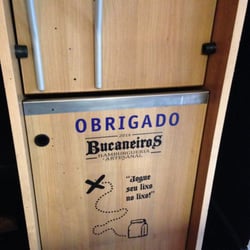 Bucaneiros - Mesmo a lixeira é decorada!
