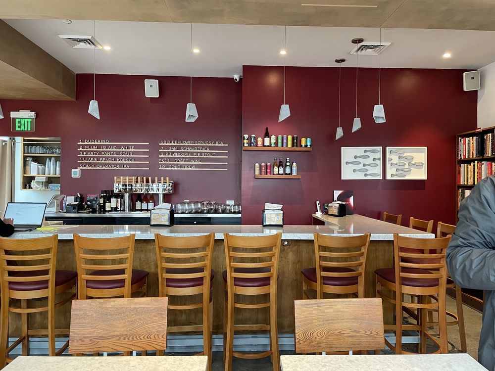 Reedmor Books & Brews Logo