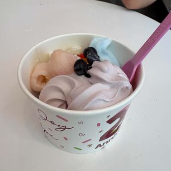 Yogurtland - Rocket Pop Sorbet + Blueberry Tart! - Ice Cream & Frozen Yogurt Near Me - Pasadena, California Yogurtland - Rocket Pop Sorbet + Blueberry Tart! - Ice Cream & Frozen Yogurt Near Me - Pasadena, California