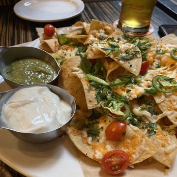 Rogue Kitchen & Wetbar - Half plate nachos - American Near Me - Vancouver, British Columbia