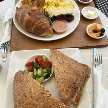 Utopia Caffe - Breakfast & Brunch Near Me - Tustin, California
